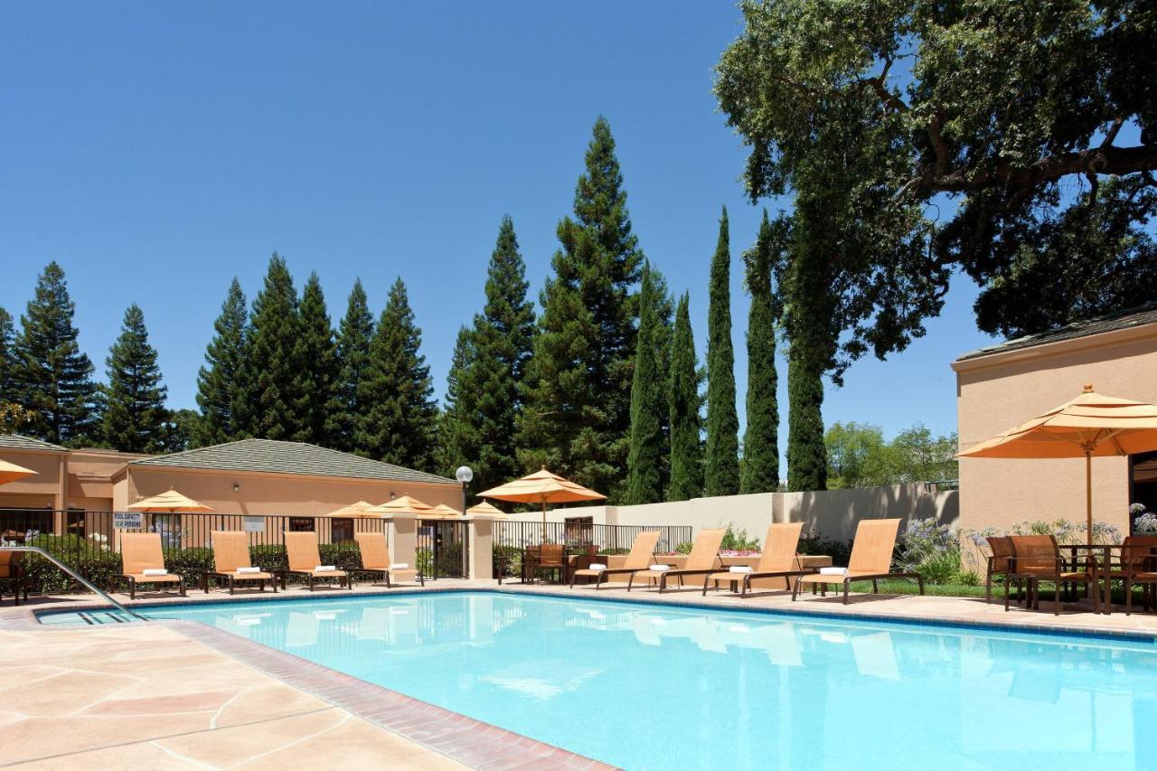 Courtyard Sacramento Airport Natomas Hotell Exteriör bild